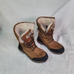 UGG Women's Chestnut Adirondack III Snow Boot Gorpcore Sheepskin Wool Size 9